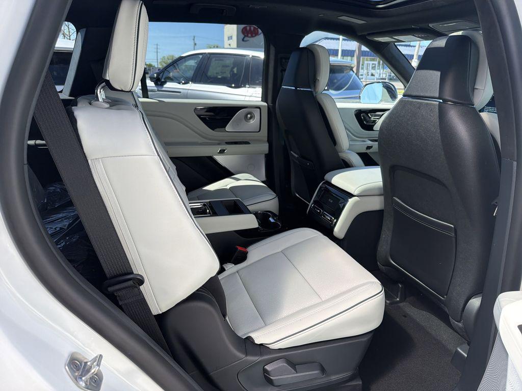 new 2026 Lincoln Aviator car, priced at $90,985
