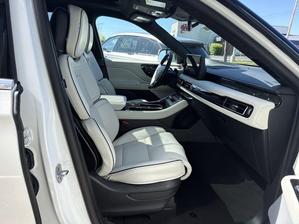 new 2026 Lincoln Aviator car, priced at $90,985