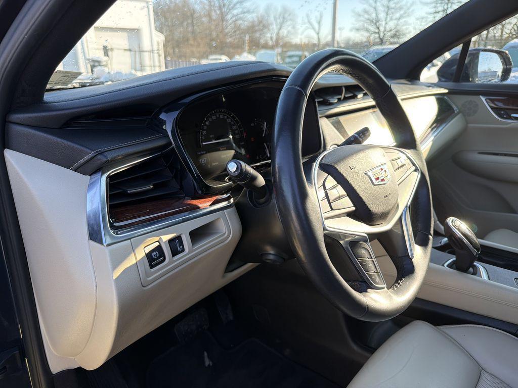 used 2018 Cadillac XT5 car, priced at $17,890