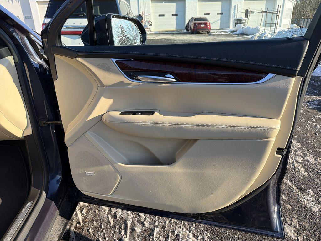 used 2018 Cadillac XT5 car, priced at $17,890