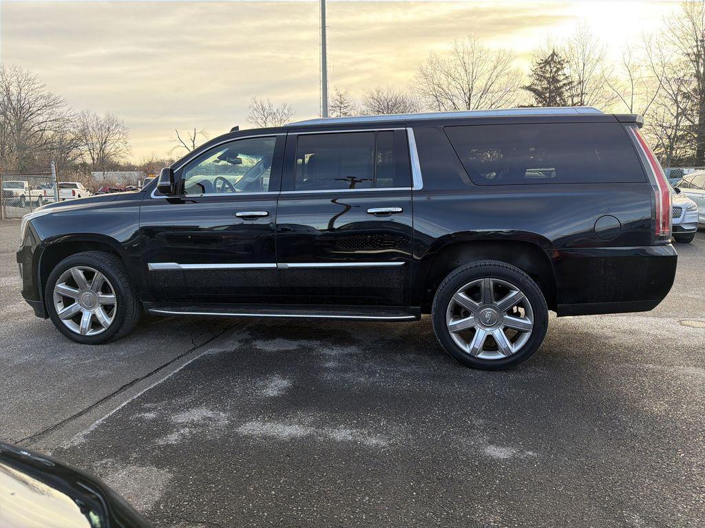 used 2018 Cadillac Escalade ESV car, priced at $34,890