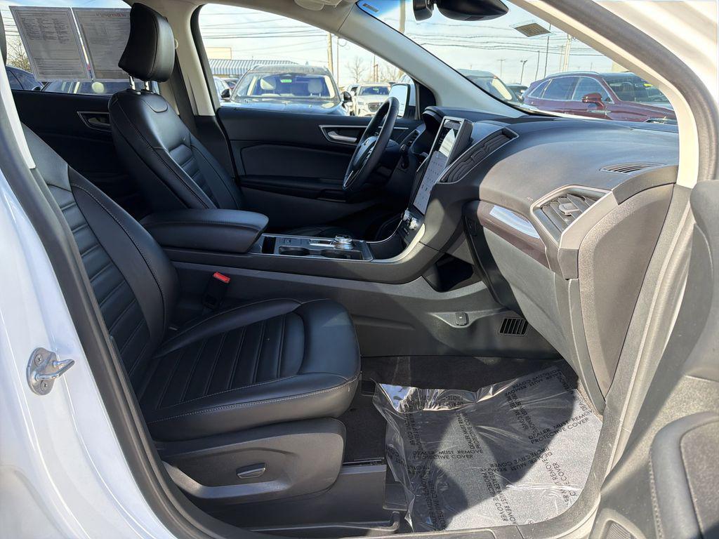 used 2024 Ford Edge car, priced at $26,890