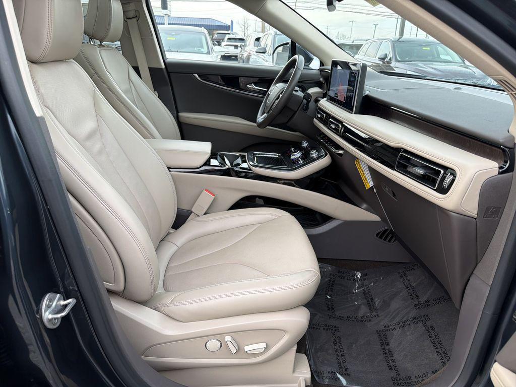 used 2022 Lincoln Nautilus car, priced at $34,890