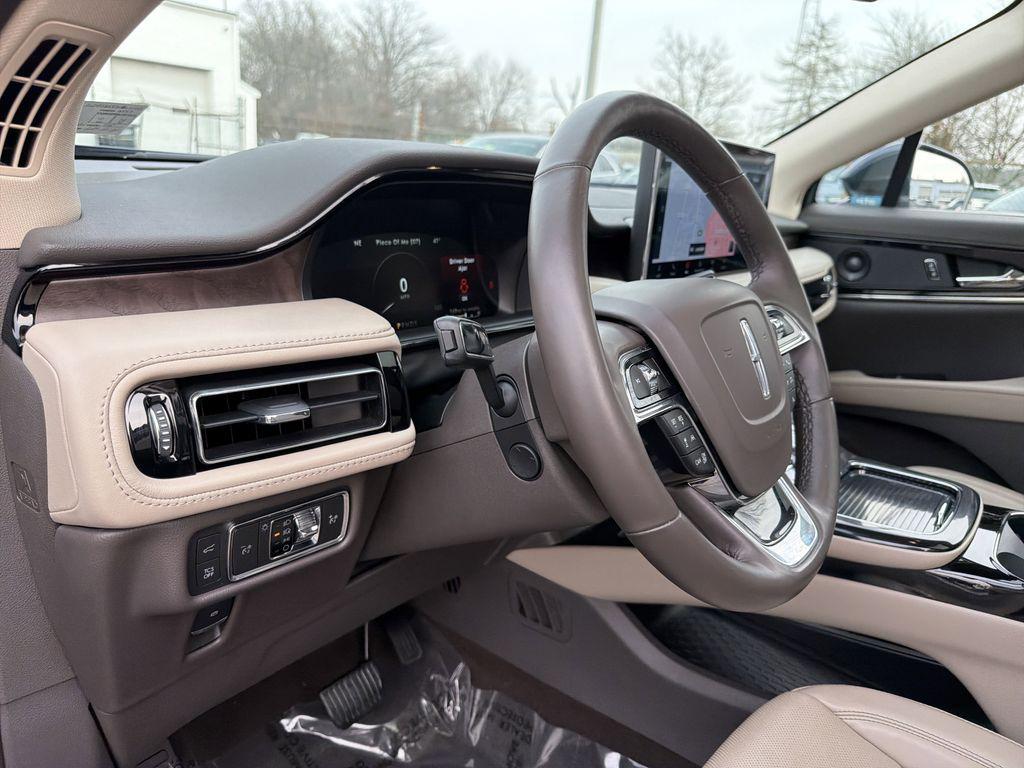 used 2022 Lincoln Nautilus car, priced at $34,890