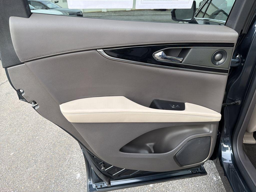 used 2022 Lincoln Nautilus car, priced at $34,890