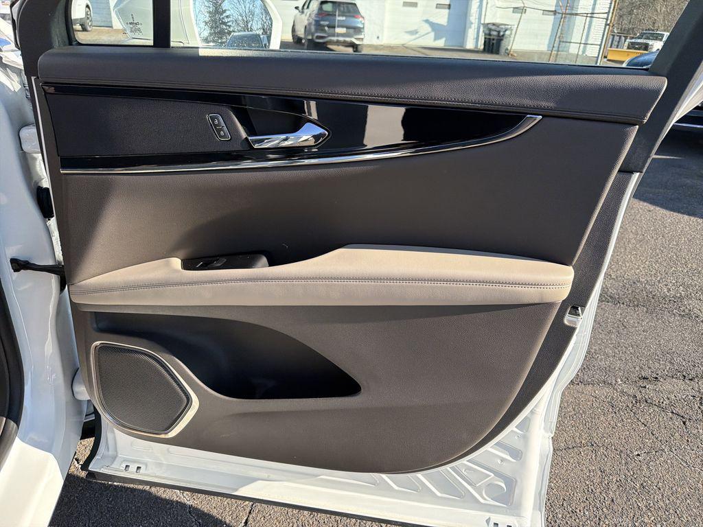 used 2023 Lincoln Nautilus car, priced at $32,890