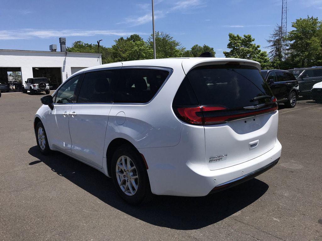 used 2025 Chrysler Pacifica car, priced at $27,980