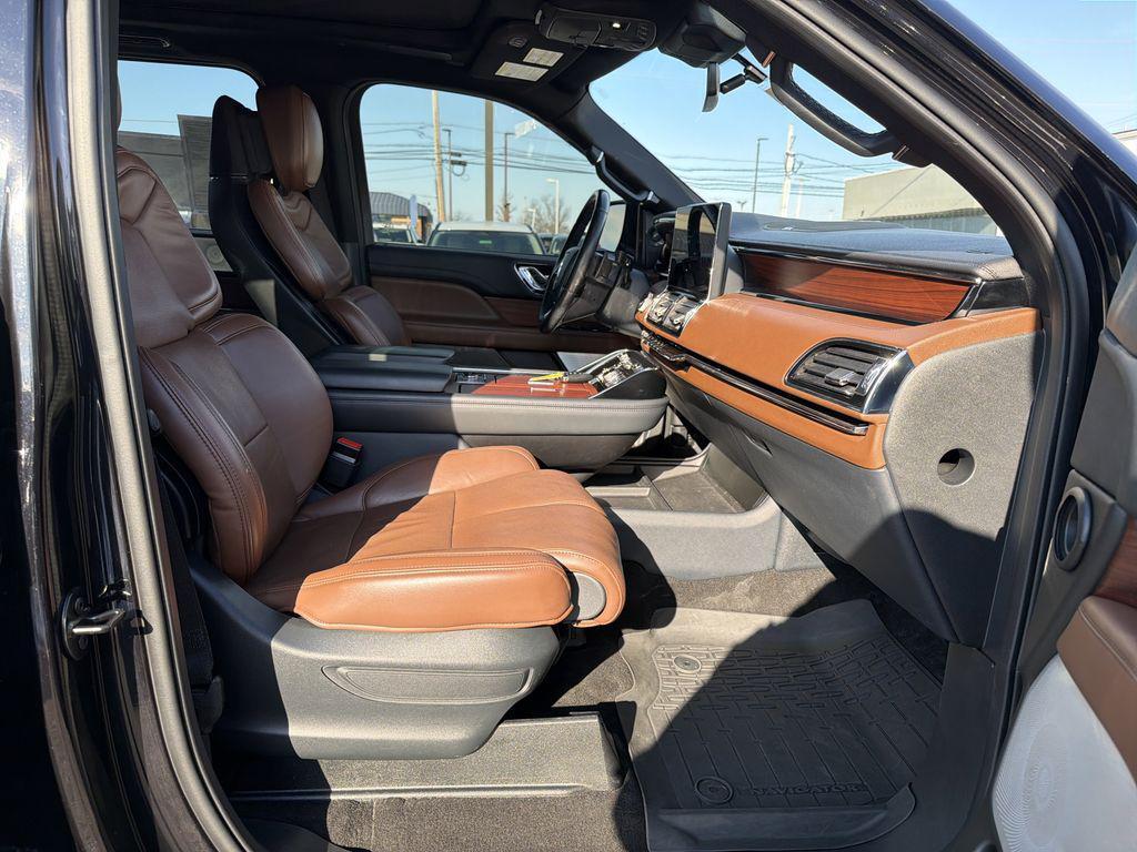 used 2023 Lincoln Navigator car, priced at $62,890