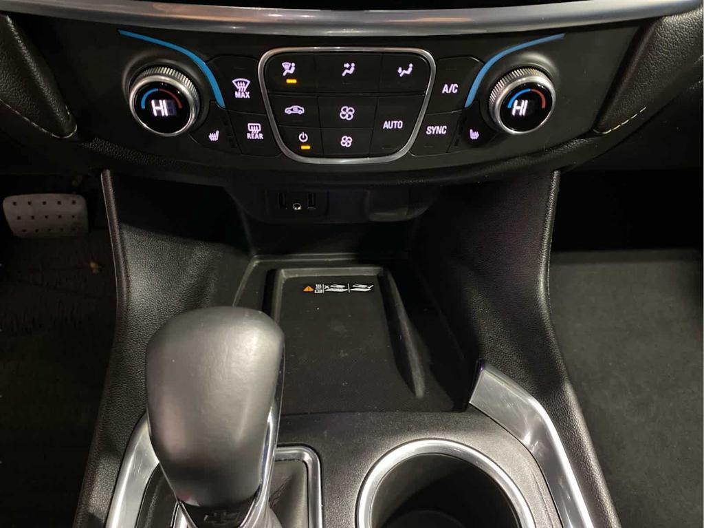 used 2022 Chevrolet Traverse car, priced at $30,417