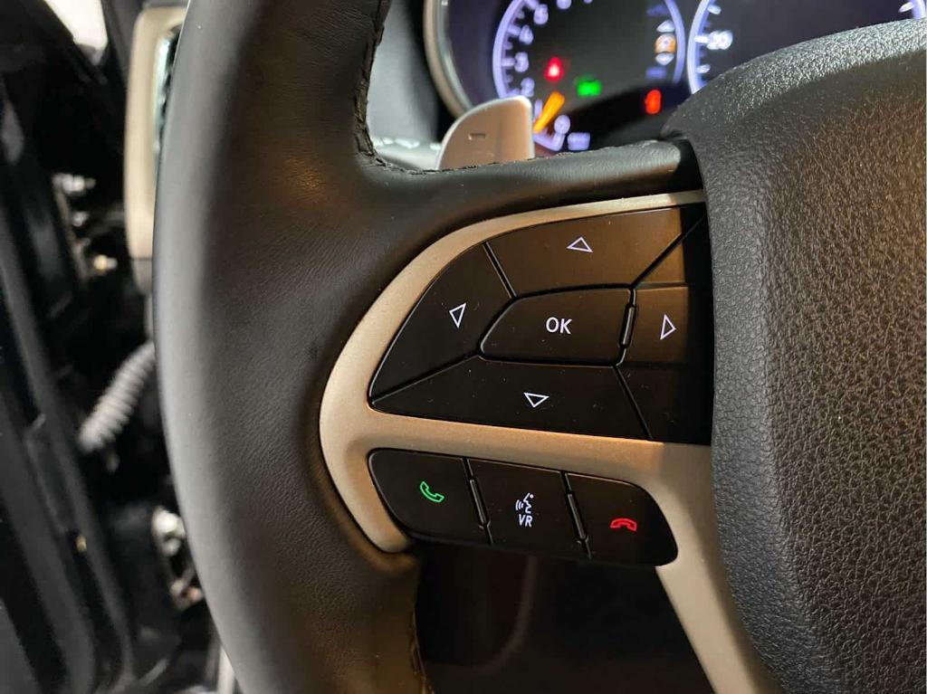 used 2017 Jeep Grand Cherokee car, priced at $14,875