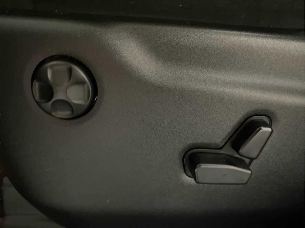 used 2017 Jeep Grand Cherokee car, priced at $14,875