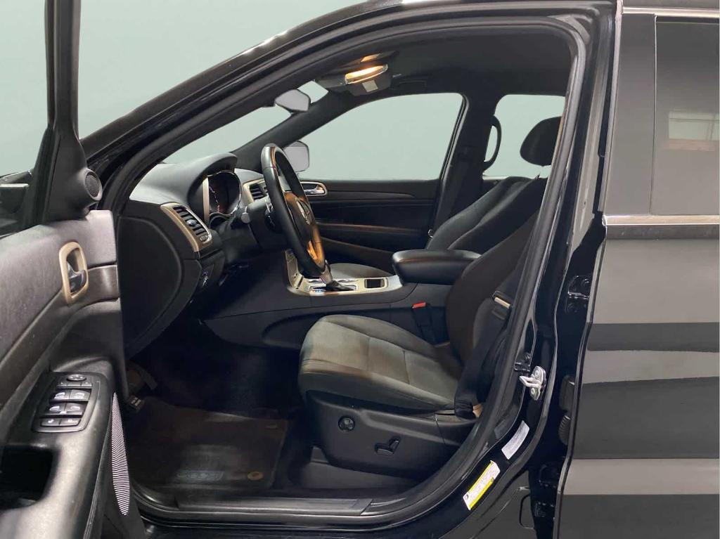used 2017 Jeep Grand Cherokee car, priced at $14,875