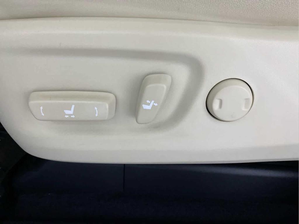 used 2023 Lexus GX 460 car, priced at $53,889