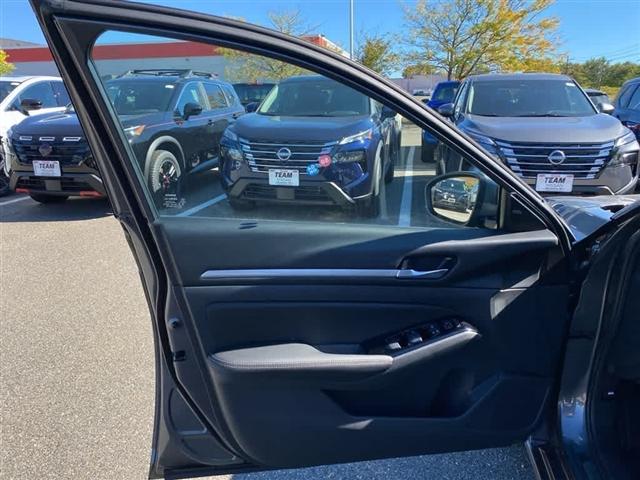 new 2025 Nissan Altima car, priced at $33,602