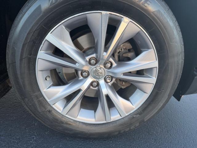 used 2015 Toyota Highlander car, priced at $12,666