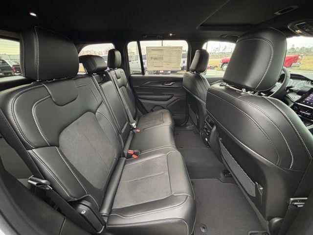 new 2025 Jeep Grand Cherokee car, priced at $38,624