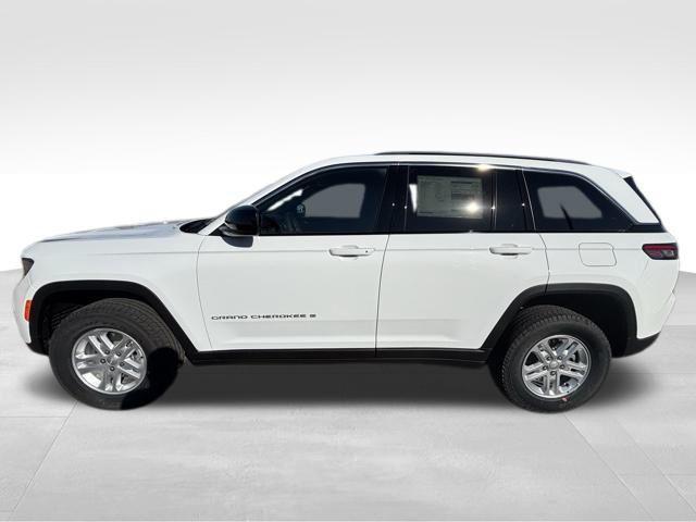 new 2025 Jeep Grand Cherokee car, priced at $32,880