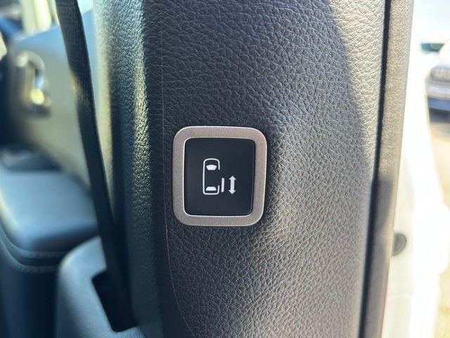 new 2026 Chrysler Pacifica car, priced at $37,034