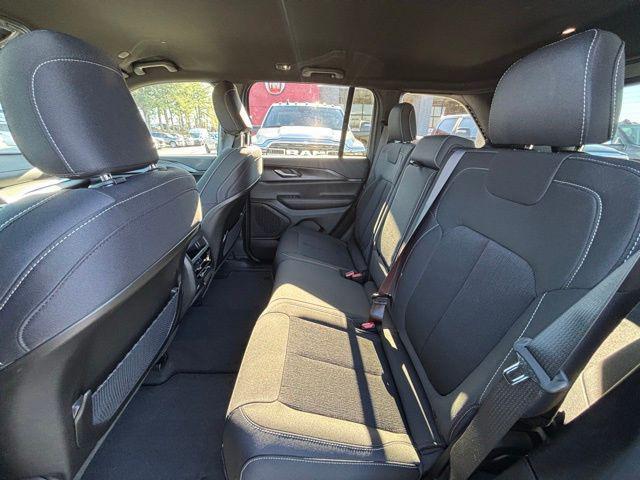 new 2025 Jeep Grand Cherokee car, priced at $31,475