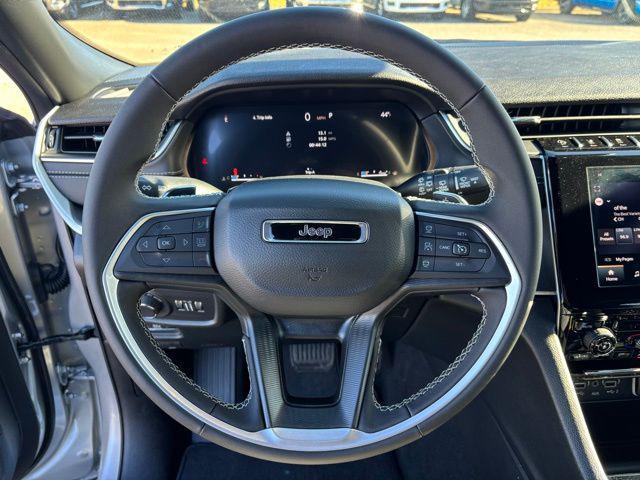 new 2025 Jeep Grand Cherokee car, priced at $31,475