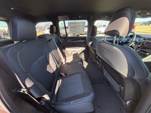 new 2025 Jeep Grand Cherokee car, priced at $31,475