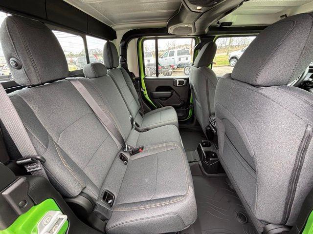 new 2026 Jeep Gladiator car, priced at $38,604