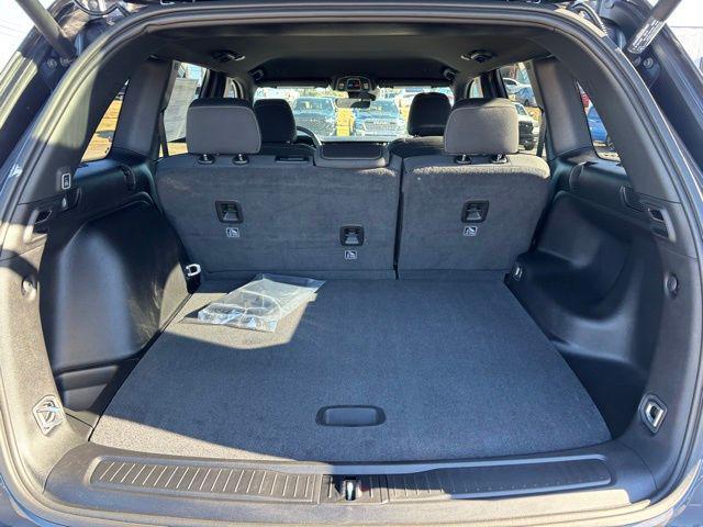 new 2025 Jeep Grand Cherokee car, priced at $33,270