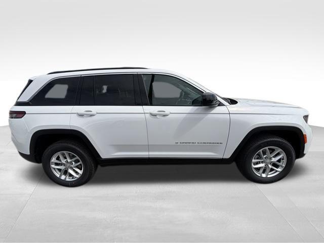 new 2026 Jeep Grand Cherokee car, priced at $30,059