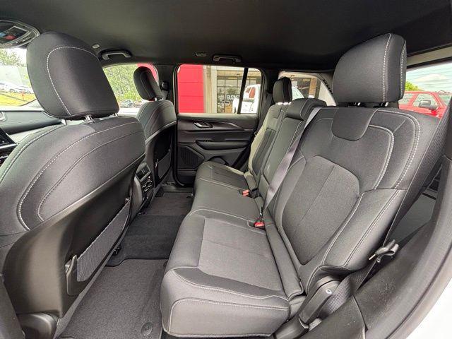 new 2026 Jeep Grand Cherokee car, priced at $30,059
