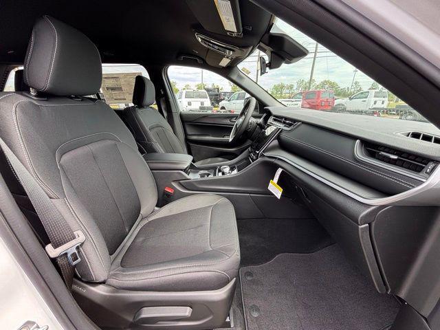 new 2026 Jeep Grand Cherokee car, priced at $30,059