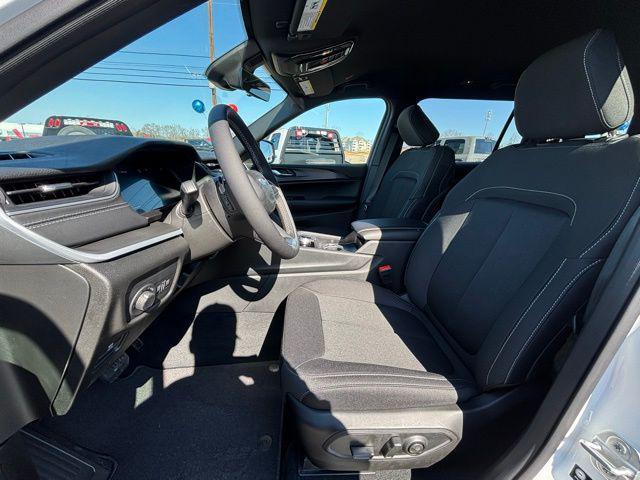 new 2026 Jeep Grand Cherokee L car, priced at $41,990