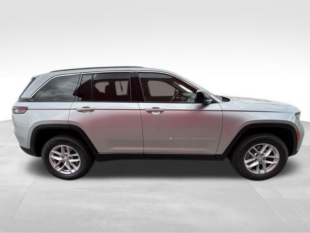 new 2026 Jeep Grand Cherokee car, priced at $33,392