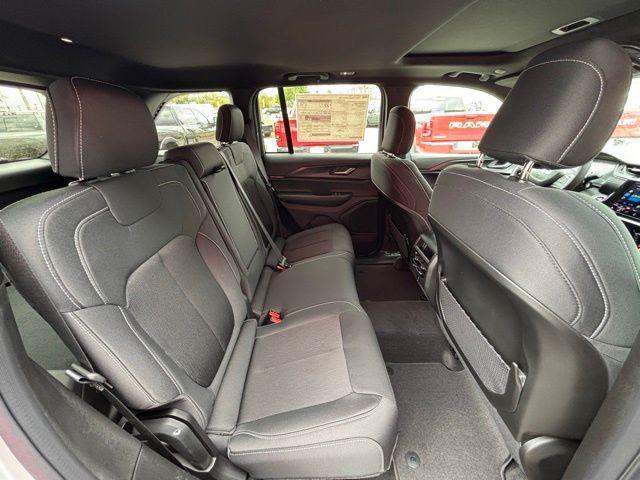 new 2026 Jeep Grand Cherokee car, priced at $33,392