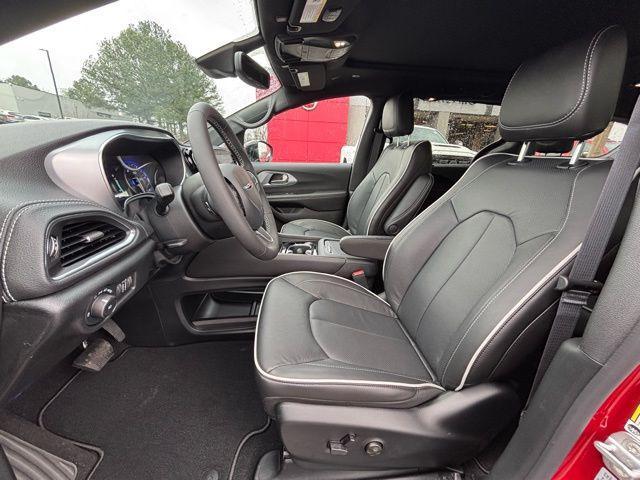 new 2026 Chrysler Pacifica car, priced at $48,725