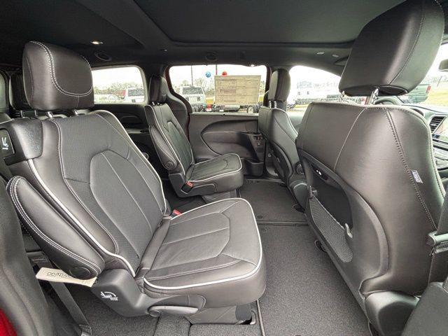 new 2026 Chrysler Pacifica car, priced at $48,725