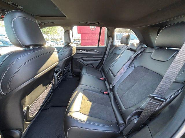 new 2025 Jeep Grand Cherokee car, priced at $38,080