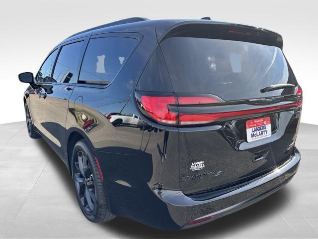 new 2026 Chrysler Pacifica car, priced at $43,745
