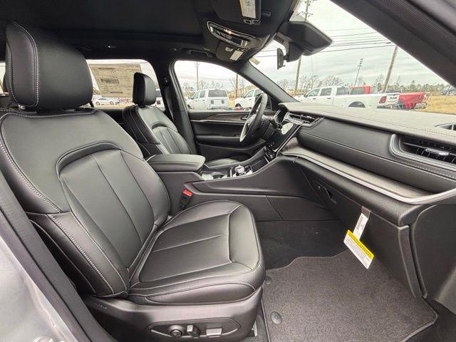 new 2025 Jeep Grand Cherokee L car, priced at $46,335