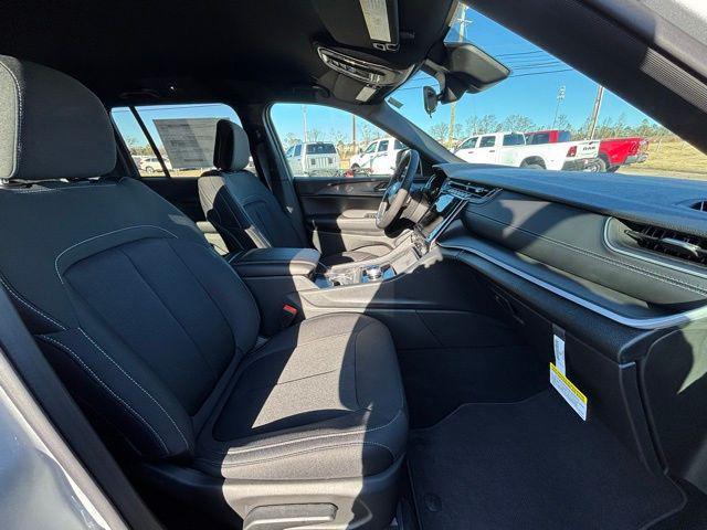 new 2025 Jeep Grand Cherokee car, priced at $33,270