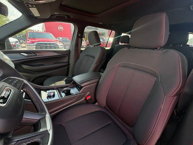 new 2026 Jeep Grand Cherokee L car, priced at $39,899