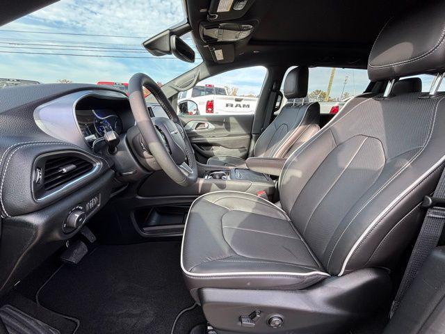 new 2026 Chrysler Pacifica car, priced at $44,429