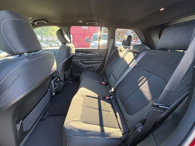 new 2025 Jeep Grand Cherokee car, priced at $32,359