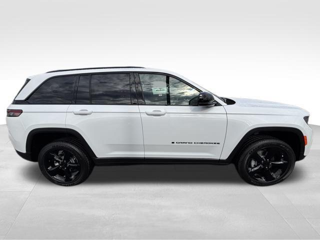 new 2025 Jeep Grand Cherokee car, priced at $33,229