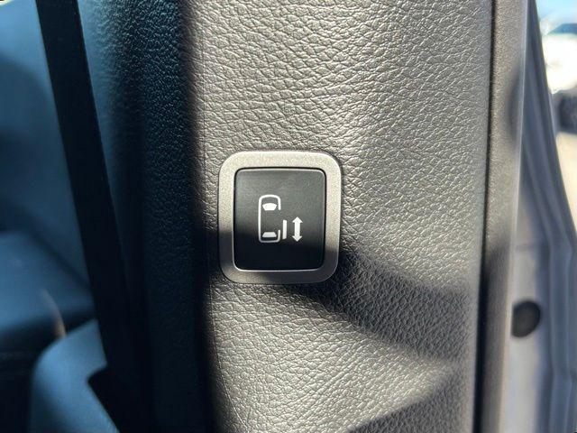 new 2026 Chrysler Pacifica car, priced at $39,079