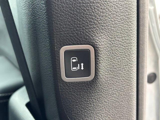 new 2026 Chrysler Pacifica car, priced at $40,229