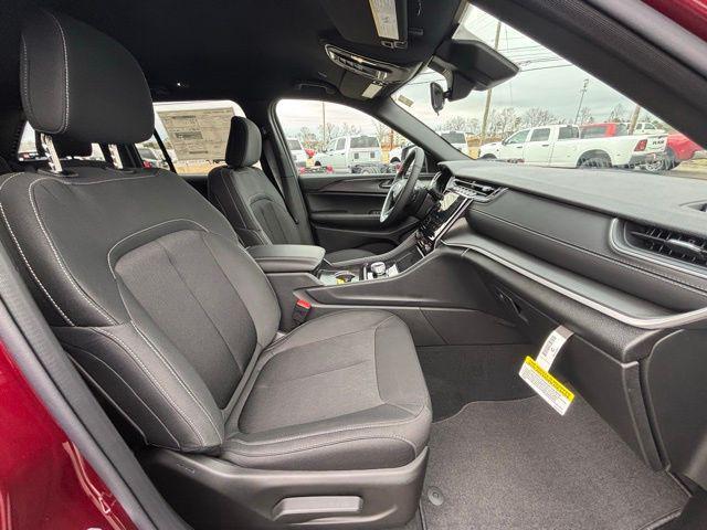 new 2025 Jeep Grand Cherokee car, priced at $35,270