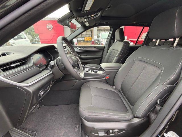 new 2025 Jeep Grand Cherokee car, priced at $34,720