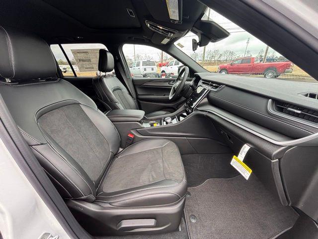 new 2025 Jeep Grand Cherokee car, priced at $40,522