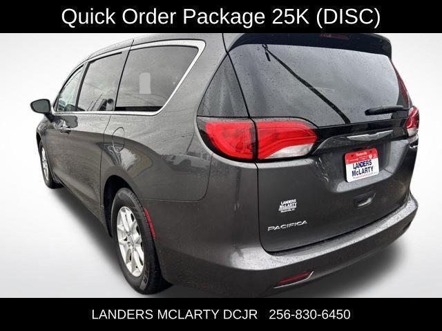 used 2017 Chrysler Pacifica car, priced at $9,998