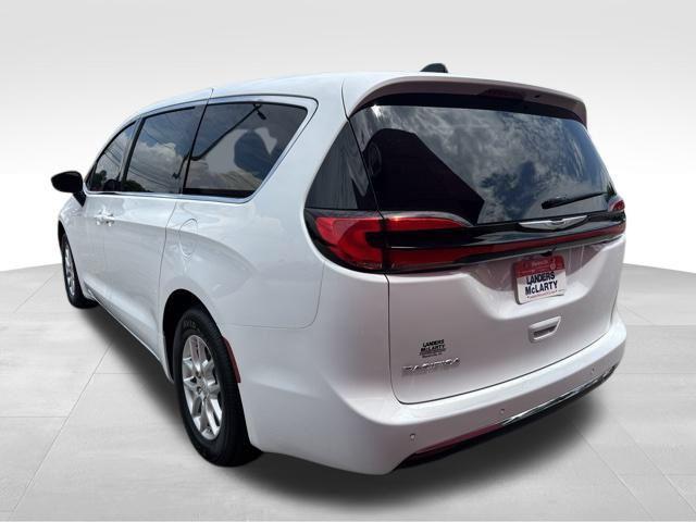 new 2026 Chrysler Pacifica car, priced at $34,654